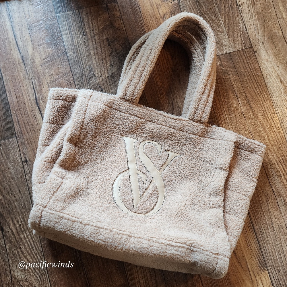 Victoria's Secret Fuzzy Sherpa Tan Cream Tote 15 X 13 - Picture 2 of 5